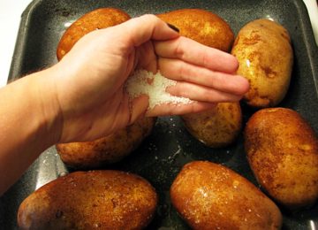 How to Cook Baked Potatoes for Large Groups